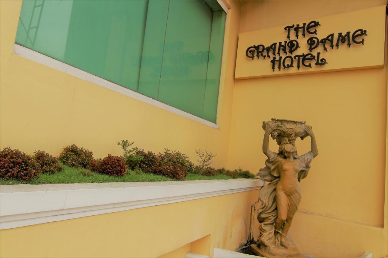The Grand Dame Hotel Iloilo City Dış mekan fotoğraf