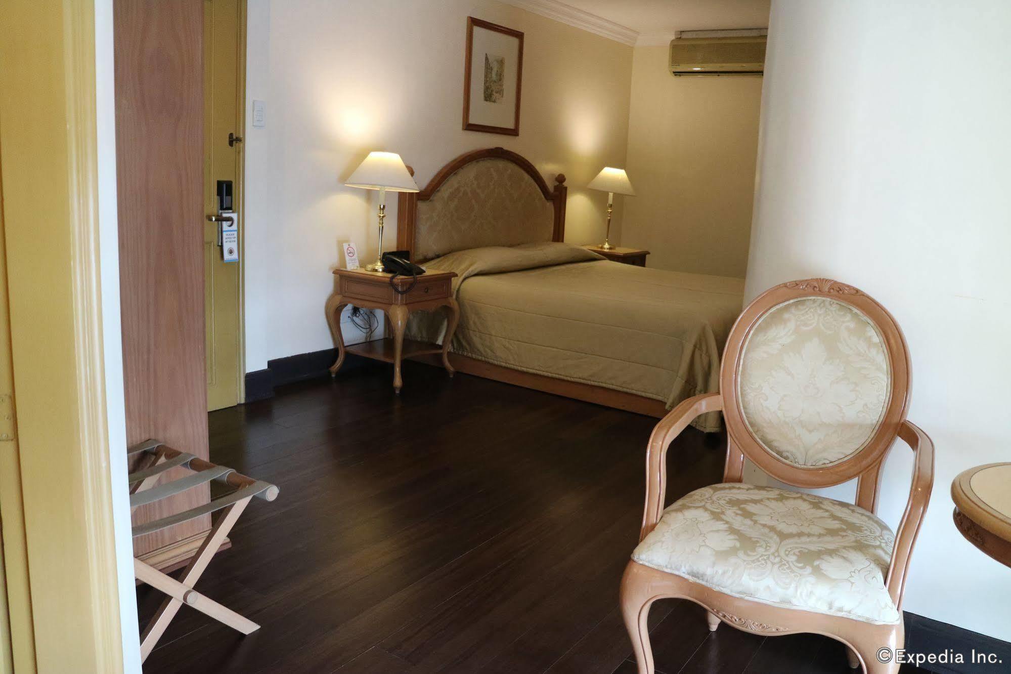 The Grand Dame Hotel Iloilo City Dış mekan fotoğraf