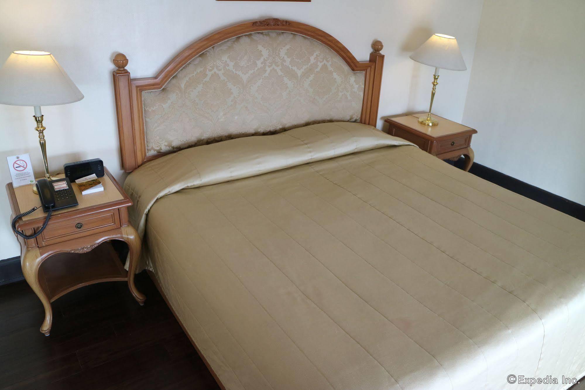 The Grand Dame Hotel Iloilo City Dış mekan fotoğraf